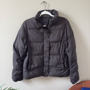 Like new Patagonia puffer jacket in black